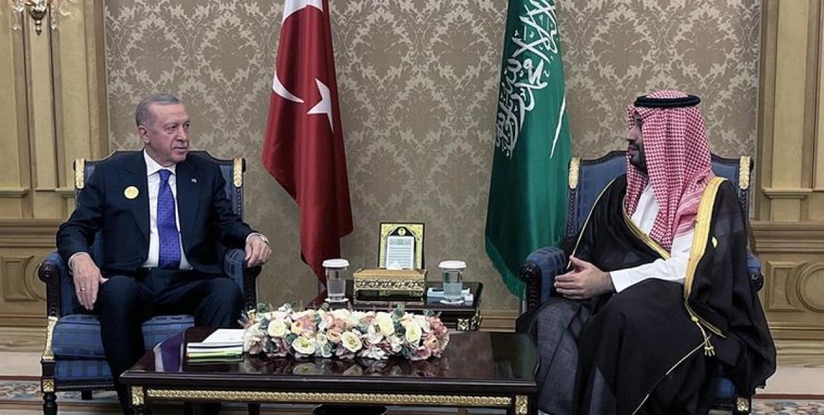 Erdoğan ve Selman: Ortadoğu'nun Geleceğini Şekillendiren Tarihi Buluşma! 2 erdogan-ve-selman-ortadogunun-gelecegini-sekillendiren-tarihi-bulusma-3HK8OVct.jpg