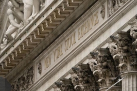 Goldman'ın Şok Tavsiyesi: ABD Hisselerinde Kalın, Ama Muhteşem 7'yi Aşan Fırsatları Kaçırmayın! 11 goldmanin-sok-tavsiyesi-abd-hisselerinde-kalin-ama-muhtesem-7yi-asan-firsatlari-kacirmayin-zcO8x2aF.jpg