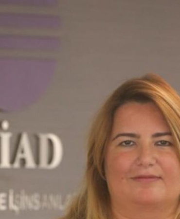 izmirde-cosku-dolu-anlar-esiad-3-yatirim-zirvesi-kapilarini-acti-7zmG5AtR.jpg