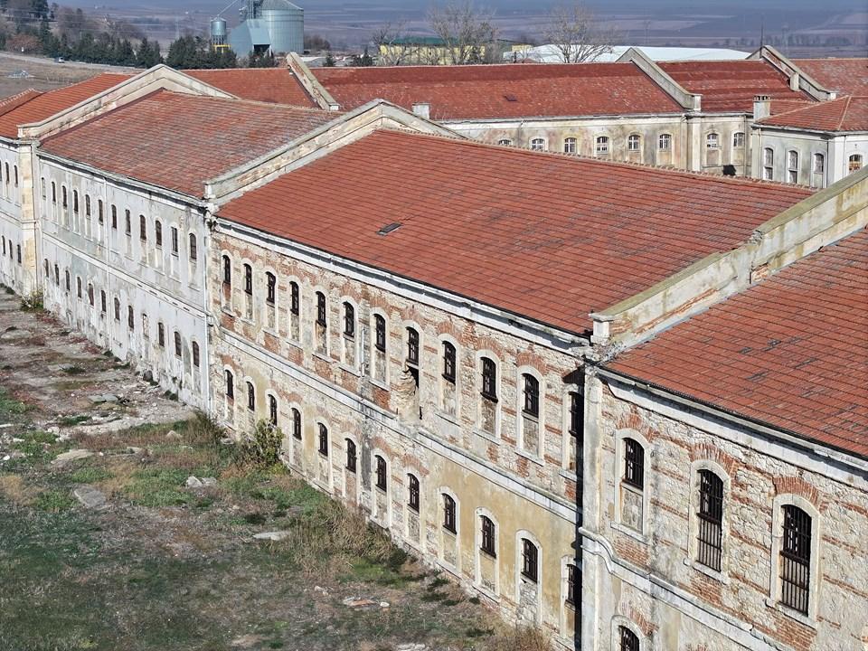 Mahmudiye Kışlası'nın Cezaevi Geçmişi: Kültür Merkezi Olma Yolunda Şok Edici Dönüşüm! 1 Edirne'deki Tarihi Kışla'nın Dönüşümü