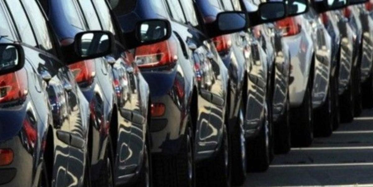 Otomobil Pazarında Şok Gelişme: Talep Patladı, Fiyatlar Dibi Gördü! 2 otomobil-pazarinda-sok-gelisme-talep-patladi-fiyatlar-dibi-gordu-2DjbEALP.jpg