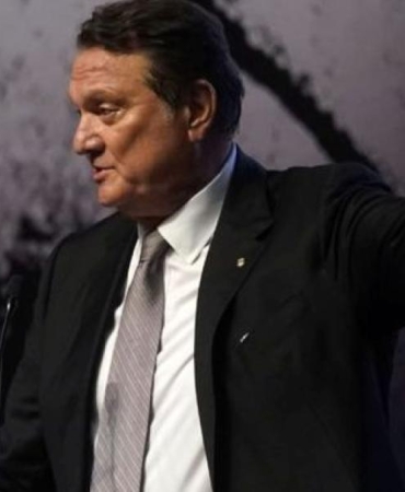 sok-gelisme-hasan-arat-besiktas-baskanligindan-istifa-etti-futbol-dunyasinda-sarsinti-WAx14AdZ.jpg