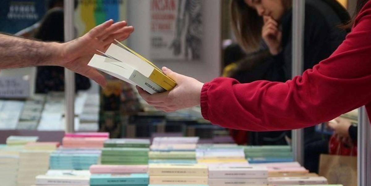 TÜYAP İstanbul Kitap Fuarı: Bu Fırsatları Kaçırmamak İçin Hızla Ziyaret Etmeniz Gereken Saatler! 4 tuyap-istanbul-kitap-fuari-bu-firsatlari-kacirmamak-icin-hizla-ziyaret-etmeniz-gereken-saatler-ruusfikN.jpg