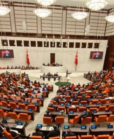 YEKA İhalelerinde Devrim Yaratan Teklif Meclis'e Sunuldu! Hızlı ve Etkili Süreç İçin Yeni Adımlar! 8 yeka-ihalelerinde-devrim-yaratan-teklif-meclise-sunuldu-hizli-ve-etkili-surec-icin-yeni-adimlar-7EKcEpCk.jpg