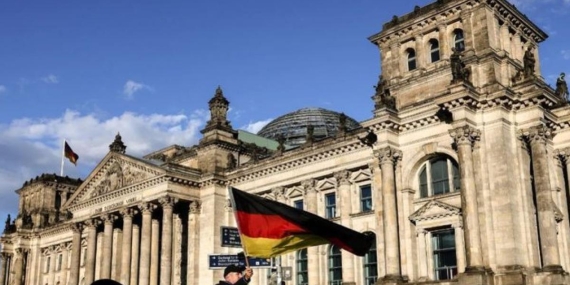 Almanya’da Şok Gelişme: Cumhurbaşkanı Steinmeier Meclisi Feshetti!