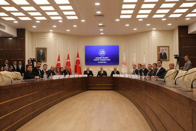 Asgari Ücret Pazarlığında Üçüncü Dönüm Noktası: Tarihi Anlar Kapıda! 3 Asgari Ücret Pazarlığında Üçüncü Dönüm Noktası: Tarihi Anlar Kapıda!