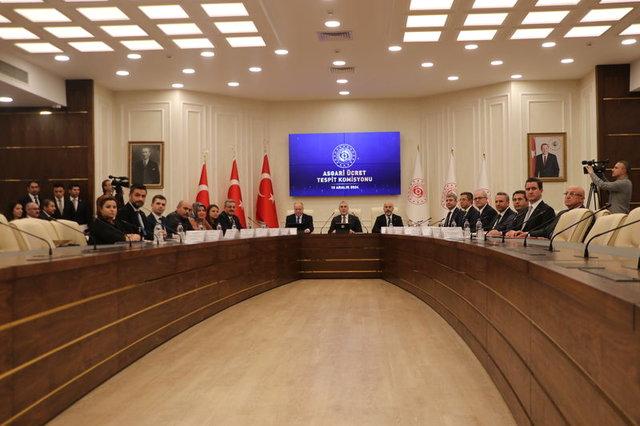 Asgari Ücrette İkinci Zirve: Ekonomik Verilerle Geleceği Şekillendirme Zamanı! 6 Farklı Kesimlerden Gelen Yorumlar