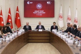 Asgari Ücrette İkinci Zirve: Rakamsal Sır Perdesi Aralanmadı! 3 asgari-ucrette-ikinci-zirve-rakamsal-sir-perdesi-aralanmadi-kV9CW4DR.jpg