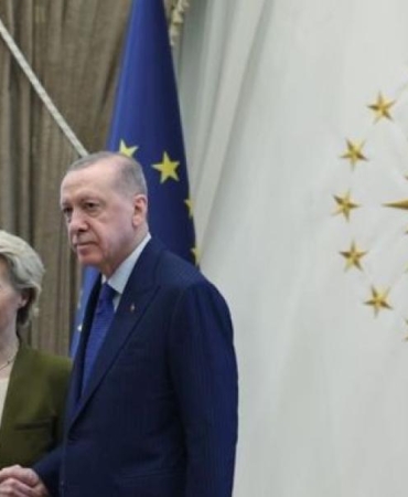 Cumhurbaşkanı Erdoğan, AB Komisyonu Başkanı ile Tarihi Zirvede Buluştu! 7 cumhurbaskani-erdogan-ab-komisyonu-baskani-ile-tarihi-zirvede-bulustu-B5UhCmwD.jpg