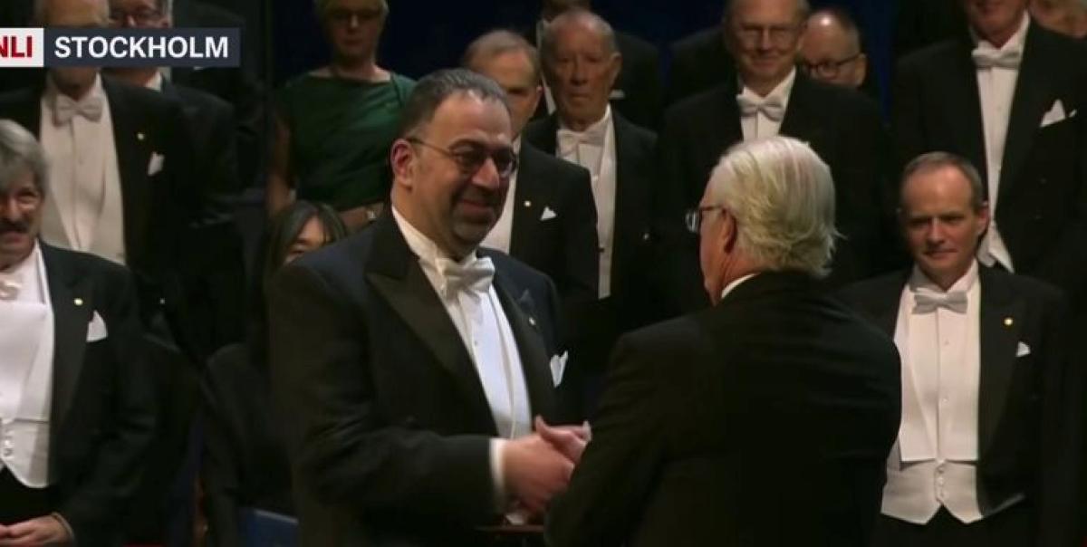 Daron Acemoğlu, 2024 Nobel Ekonomi Ödülü ile Tarihe Geçti! 2 daron-acemoglu-2024-nobel-ekonomi-odulu-ile-tarihe-gecti-7bEQxn8k.jpg