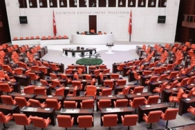Devlet Memurları Kanun Teklifi Meclisten Geçti: Kamu Çalışanlarına Tarihi Haklar! 3 devlet-memurlari-kanun-teklifi-meclisten-gecti-kamu-calisanlarina-tarihi-haklar-KJpFK5VO.jpg