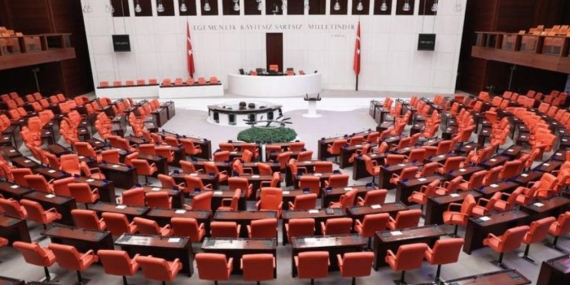 Devlet Memurları Kanun Teklifi Meclisten Geçti: Kamu Çalışanlarına Tarihi Haklar!