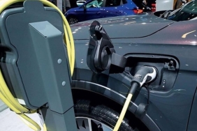 Dünyayı Sarsan Yeni Rekor: Elektrikli Araç Satışları Zirveye Ulaştı! 2 dunyayi-sarsan-yeni-rekor-elektrikli-arac-satislari-zirveye-ulasti-AXUfLLqO.jpg