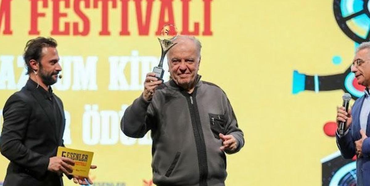 Esenler Film Festivali: Onur Ödülleriyle Başlayan Bu Etkinlikte Kaçırılmayacak Anlar! 2 esenler-film-festivali-onur-odulleriyle-baslayan-bu-etkinlikte-kacirilmayacak-anlar-f1ETFecG.jpg