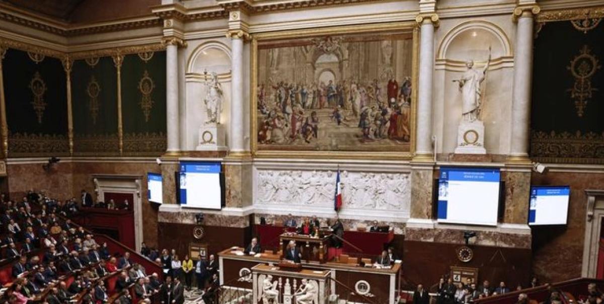 Fransa'da Ekonomik Kıyamet: Kapanmayı Önleyen Cesur Bütçe Tasarısı Parlamanın Onayından Geçti! 2 fransada-ekonomik-kiyamet-kapanmayi-onleyen-cesur-butce-tasarisi-parlamanin-onayindan-gecti-I4lSW3lJ.jpg