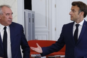 Fransa'da Siyasi Sarsıntı: Yeni Başbakan Kim? İhtimaller ve Beklentiler! 4 fransada-siyasi-sarsinti-yeni-basbakan-kim-ihtimaller-ve-beklentiler-VrglHIpk.jpg