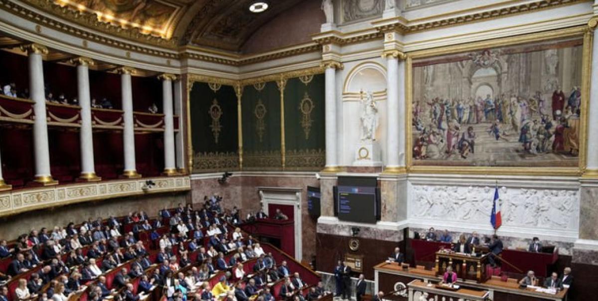 Fransa'da Şok Gelişme: Hükümet Çöktü! Ülke Kaosun Eşiğinde! 2 fransada-sok-gelisme-hukumet-coktu-ulke-kaosun-esiginde-lEmlPBMG.jpg