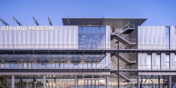 İstanbul Modern’in 20. Yılında Ziyaretçi Rekoru Kırıldı: Bu Eşsiz Deneyimi Kaçırmamanız İçin 5 Neden!