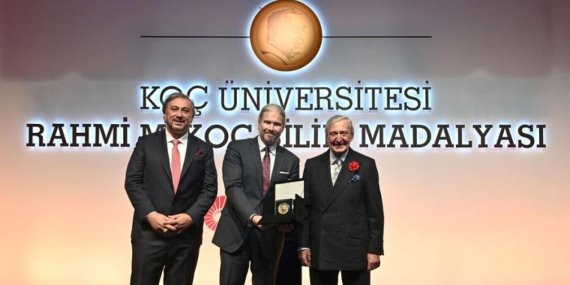 Koç Üniversitesi’nde Bilim Devrimi: Prof. Mete Atatüre, Rahmi Koç Bilim Madalyası ile Taçlandırıldı!