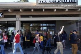 Starbucks'ta Grev Alevleniyor: İşçi Direnişi Tüm Hızıyla Devam Ediyor! 6 starbucksta-grev-alevleniyor-isci-direnisi-tum-hiziyla-devam-ediyor-xgHVWjzh.jpg