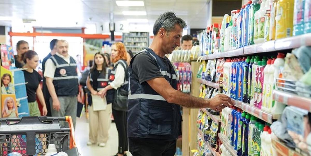 Ticaret Bakanlığı'ndan Şok Uygulama: 3 Günde 10 Milyon Lira Ceza Kesildi! 2 ticaret-bakanligindan-sok-uygulama-3-gunde-10-milyon-lira-ceza-kesildi-x4FWedzX.jpg