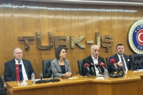 Türk Ekonomisinde Şok Dalga: Asgari Ücret Zirvesi! Herkesin Merakla Beklediği An Geldi! 13 turk-ekonomisinde-sok-dalga-asgari-ucret-zirvesi-herkesin-merakla-bekledigi-an-geldi-CekSUOJf.jpg