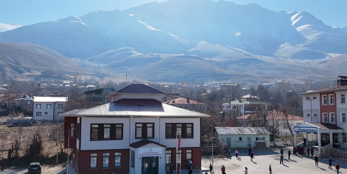 Vizontele Tuuba'nın İlçesi Artık Nostaljiye Veda Ediyor: Kütüphane Özlemi Gerçekleşti! 3 vizontele-tuubanin-ilcesi-artik-nostaljiye-veda-ediyor-kutuphane-ozlemi-gerceklesti-icTOjVE9.jpg
