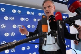 VW Yönetiminden Şok Karar: Sendikanın Planı Yetersiz Bulundu! 8 vw-yonetiminden-sok-karar-sendikanin-plani-yetersiz-bulundu-cBpJBd3n.jpg