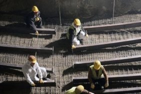 600 Bin Kamu İşçisinin Tarihi Pazarlık Masası: Maaşlar ve Haklar İçin Büyük Mücadele! 3 600-bin-kamu-iscisinin-tarihi-pazarlik-masasi-maaslar-ve-haklar-icin-buyuk-mucadele-mdQyMiO9.jpg