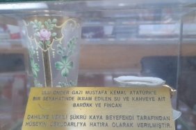 ataturkun-essiz-mirasi-ulu-onderden-kalan-o-buyuleyici-kahve-fincani-simdi-sergide-E5Qw4OnN.jpg