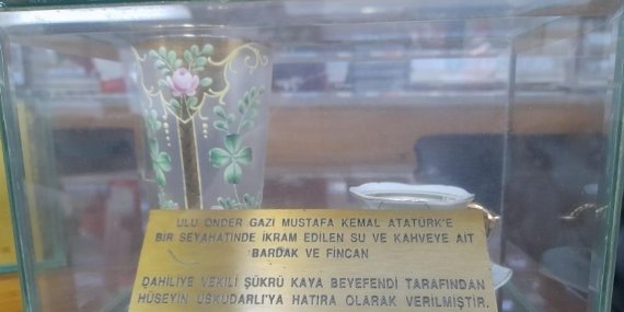Atatürk’ün Eşsiz Mirası: Ulu Önderden Kalan O Büyüleyici Kahve Fincanı Şimdi Sergide!