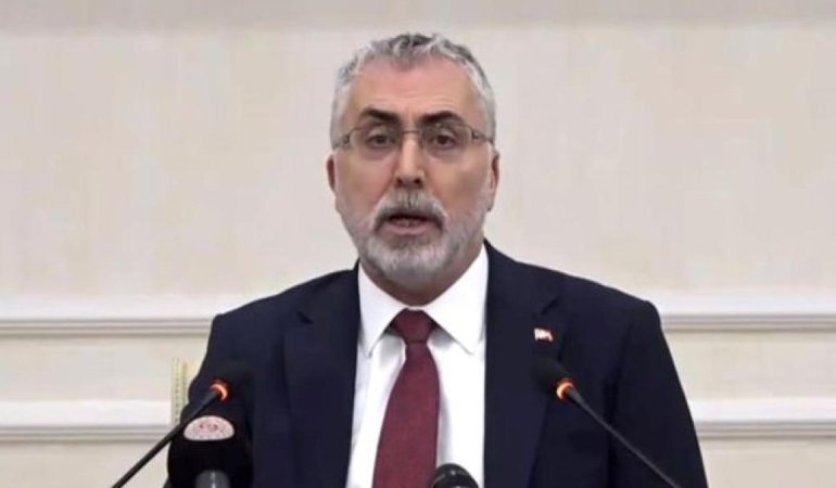 Bakan Işıkhan'dan Çalışan Annelerin Yüzünü Güldüren Destek Müjdesi! 1 bakan-isikhandan-calisan-annelerin-yuzunu-gulduren-destek-mujdesi-qKGOuXSn.jpg