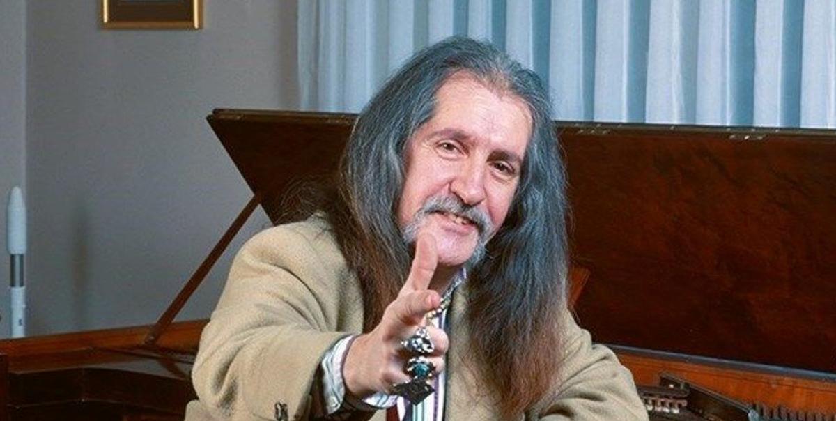 Barış Manço'nun 82. Yaş Gününde Unutulmaz Anılar: Efsanevi Sanatçının Hayatına Dair Bilmediğiniz 10 Şey! 2 baris-manconun-82-yas-gununde-unutulmaz-anilar-efsanevi-sanatcinin-hayatina-dair-bilmediginiz-10-sey-x6XltpTu.jpg