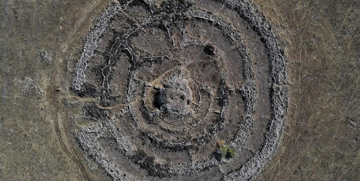 Doğu’nun Stonehenge’i Gerçekten Ne Amaçla İnşa Edildi? Hayalet Çarkı'nın Gizemini Keşfedin! 3 dogunun-stonehengei-gercekten-ne-amacla-insa-edildi-hayalet-carkinin-gizemini-kesfedin-UUVN4vHk.jpg