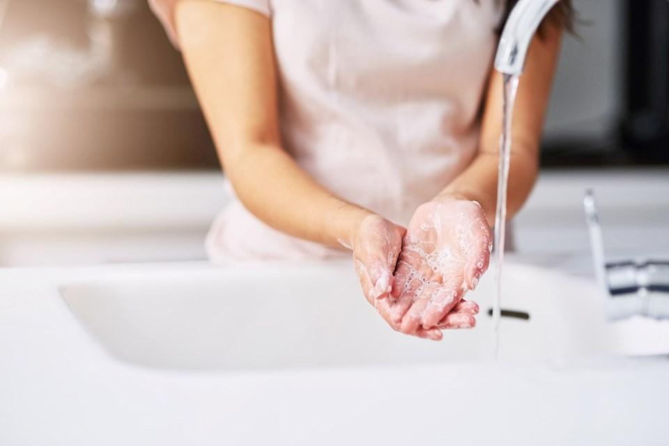 Dünyanın En Kirli Elleri: Türkler Rekor Kırdı! 1 Avrupa'da El Yıkama Alışkanlıkları