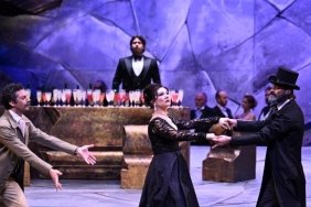 La Traviata Operası Sanatseverleri Büyülüyor: Yeşilçam Filmi İle Kıyaslandığında Sakladığı Sır Ne? 6 la-traviata-operasi-sanatseverleri-buyuluyor-yesilcam-filmi-ile-kiyaslandiginda-sakladigi-sir-ne-sWH7QmaV.jpg