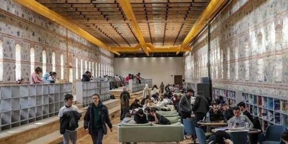Rami Kütüphanesi’nin Büyüleyici Hikayesi: 2 Yılda 6 Milyondan Fazla Kitapseveri Nasıl Kendine Çekti?
