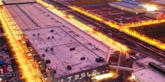 Tesla’nın Şanghay’dan Yaptığı Sevkiyatlar İlk Kez Düşüşe Geçti: Elektrikli Araç Pazarında Şok Gelişmeler!