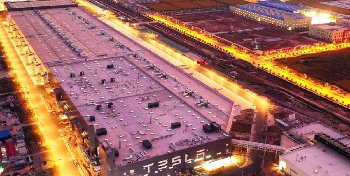 Tesla'nın Şanghay'dan Yaptığı Sevkiyatlar İlk Kez Düşüşe Geçti: Elektrikli Araç Pazarında Şok Gelişmeler! 2 teslanin-sanghaydan-yaptigi-sevkiyatlar-ilk-kez-dususe-gecti-elektrikli-arac-pazarinda-sok-gelismeler-a4pSxdKK.jpg
