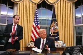 Trump'tan Şok Karar: Meksika ve Kanada'ya Yüzde 25 Ek Vergi Bombası! 2 trumptan-sok-karar-meksika-ve-kanadaya-yuzde-25-ek-vergi-bombasi-5TOhf9Du.jpg