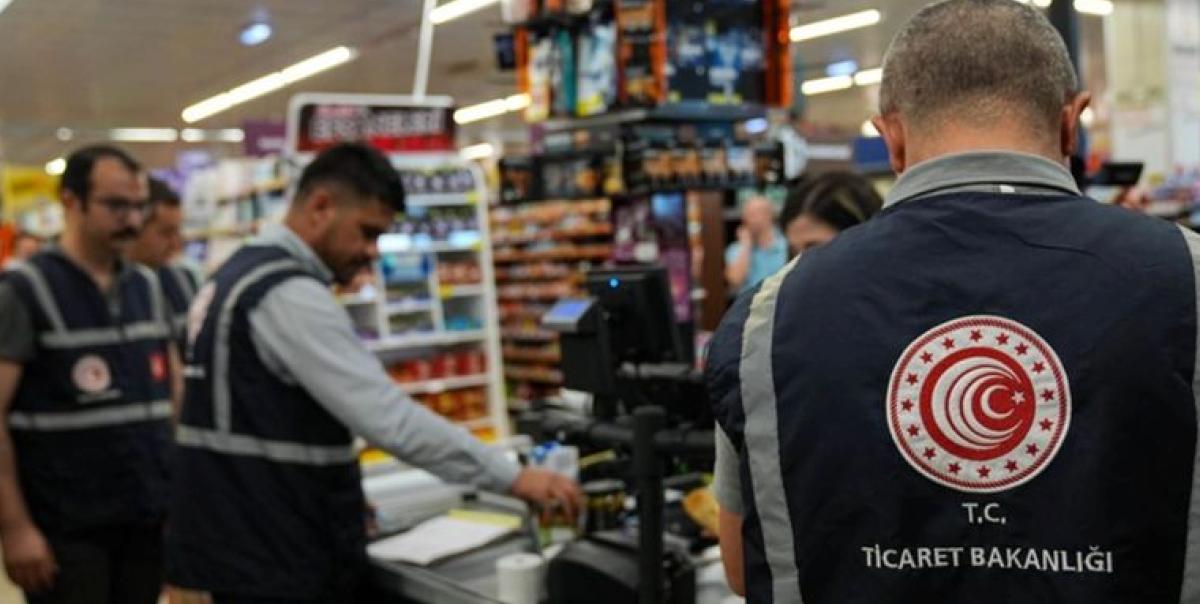 Yılbaşı Coşkusu Öncesi Ticaret Bakanlığı'ndan Şok Ceza Hamlesi! 2 yilbasi-coskusu-oncesi-ticaret-bakanligindan-sok-ceza-hamlesi-FLnNtSQm.jpg