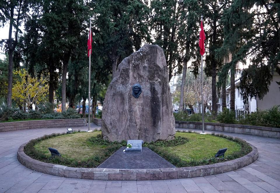 Zübeyde Hanım'ın 102. Vefat Yılında Unutulmayan Mirası: Hayatına Dair Bilmediğiniz 10 Şok Edici Gerçek! 1 Zübeyde Hanım: Türk Kadınının Gücü ve Fedakarlığı