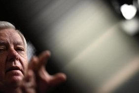 ABD Senatörü Graham'dan Zelenskiy'e Coşkulu Teşekkür: 'Bir Tek Amerikalı Bile Ölmedi, Zaferimiz Sizinle!' 11 abd-senatoru-grahamdan-zelenskiye-coskulu-tesekkur-bir-tek-amerikali-bile-olmedi-zaferimiz-sizinle-FNDLuvR6.jpg