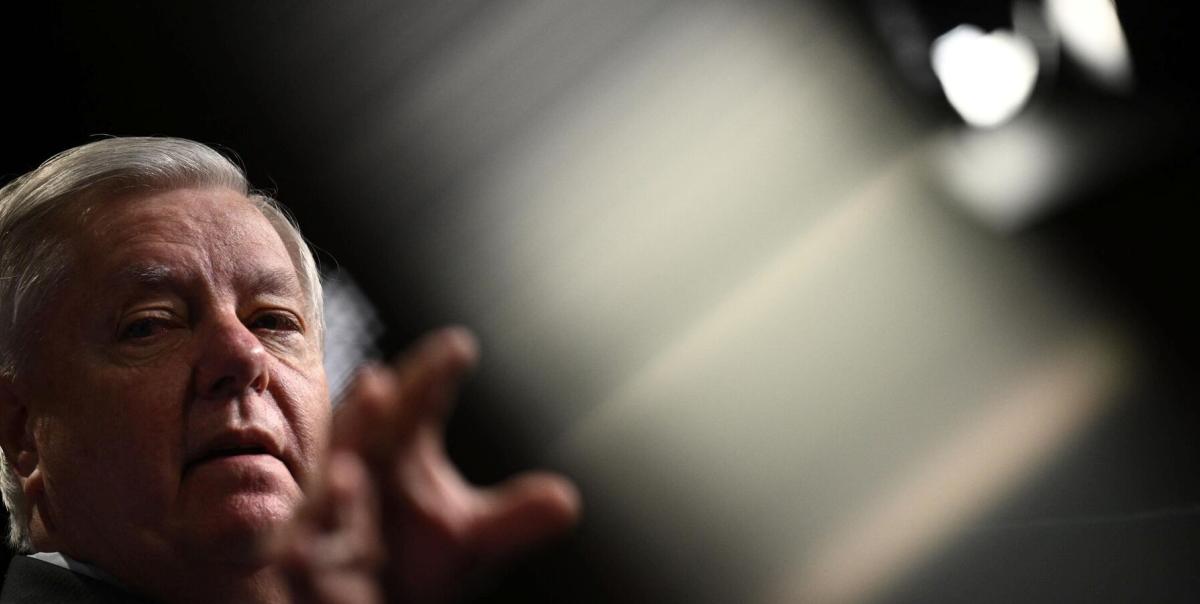 ABD Senatörü Graham'dan Zelenskiy'e Coşkulu Teşekkür: 'Bir Tek Amerikalı Bile Ölmedi, Zaferimiz Sizinle!' 2 abd-senatoru-grahamdan-zelenskiye-coskulu-tesekkur-bir-tek-amerikali-bile-olmedi-zaferimiz-sizinle-FNDLuvR6.jpg