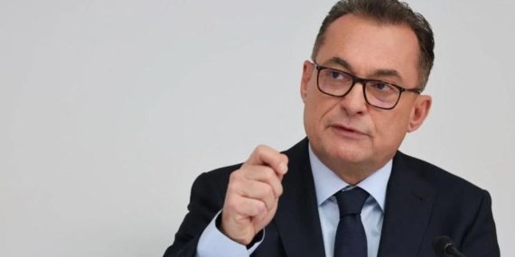 AMB Yetkilileri Faiz Tartışmalarına Son Vermeli! Ekonominin Geleceği İçin Acil Adımlar Atılmalı!