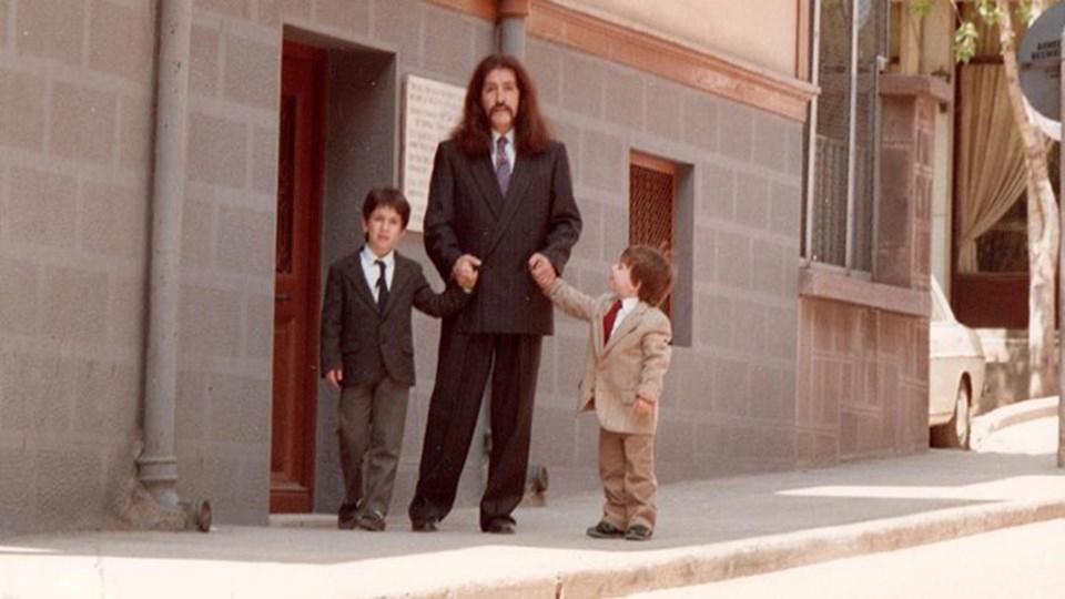 Barış Manço'yu Anarken: 26 Yıllık Özlem ve Ulaşamadığımız Miras! 2 Barış Manço'yu Anarken: 26 Yıllık Özlem ve Ulaşamadığımız Miras!