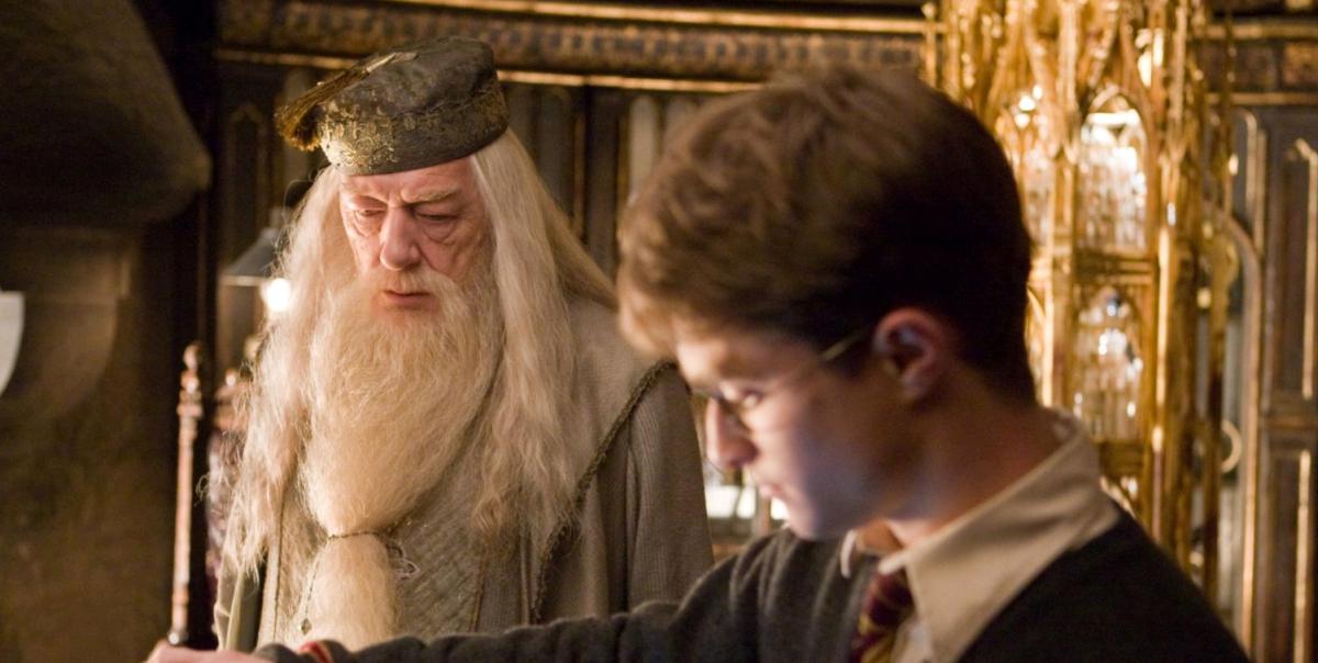 Büyücülerin Dünyası Yeniden Canlanıyor: Dumbledore Rolü İçin Şaşırtıcı İsim Açıklandı! 3 buyuculerin-dunyasi-yeniden-canlaniyor-dumbledore-rolu-icin-sasirtici-isim-aciklandi-PrbVrLVe.jpg