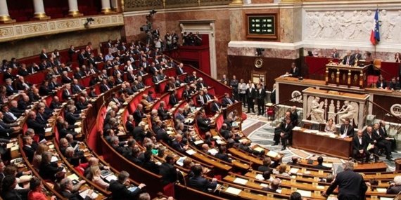 Fransa Senatosu’ndan Şok Karar: Kaçak Göçmenlerin Aşkı Yasaklanıyor!