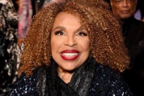Grammy Ödüllü Efsanevi Şarkıcı Roberta Flack'ın Hayatını Kaybetmesi: Müziğin Kayıp Yıldızı! 6 grammy-odullu-efsanevi-sarkici-roberta-flackin-hayatini-kaybetmesi-muzigin-kayip-yildizi-3MfR7TIn.jpg