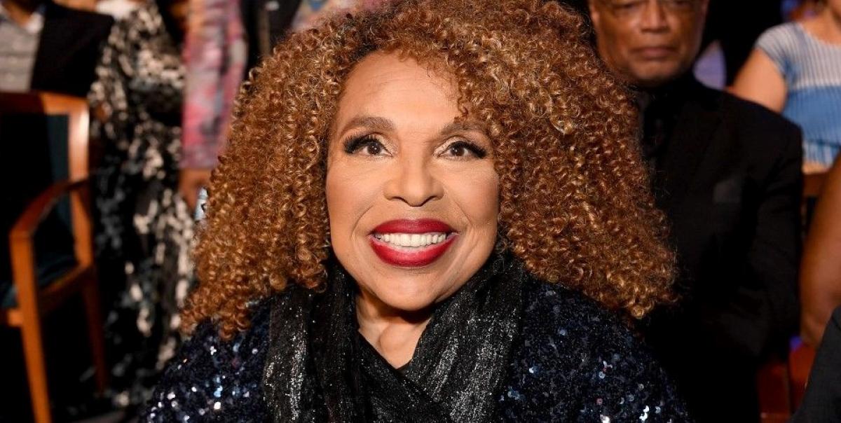 Grammy Ödüllü Efsanevi Şarkıcı Roberta Flack'ın Hayatını Kaybetmesi: Müziğin Kayıp Yıldızı! 3 grammy-odullu-efsanevi-sarkici-roberta-flackin-hayatini-kaybetmesi-muzigin-kayip-yildizi-3MfR7TIn.jpg